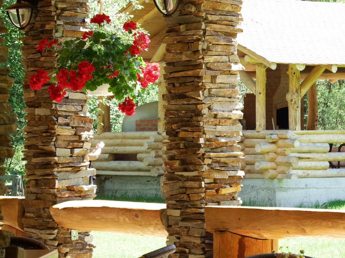 Casa Din Vale Hotel Sacuieu Bagian luar foto